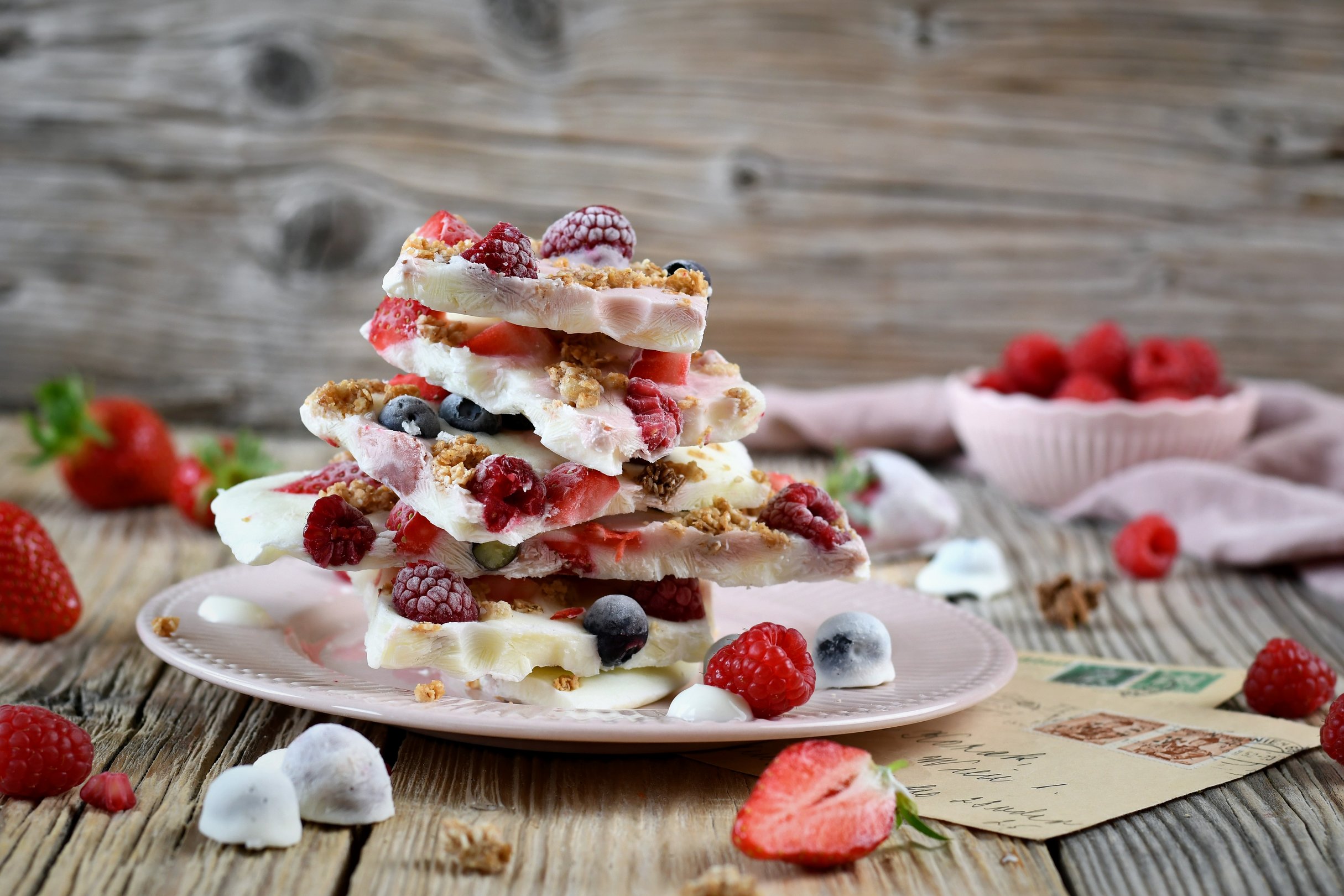 Geeistes Jogurt mit Beeren