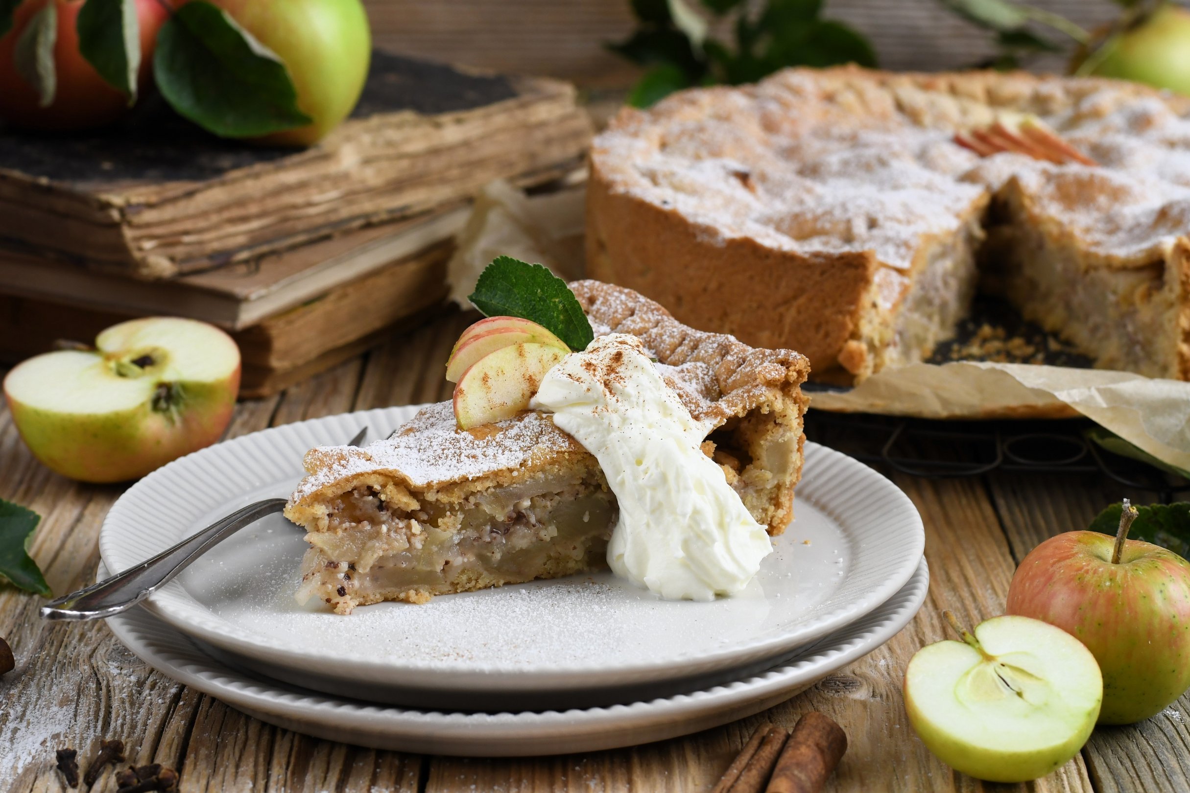 Gedeckter Apfelkuchen