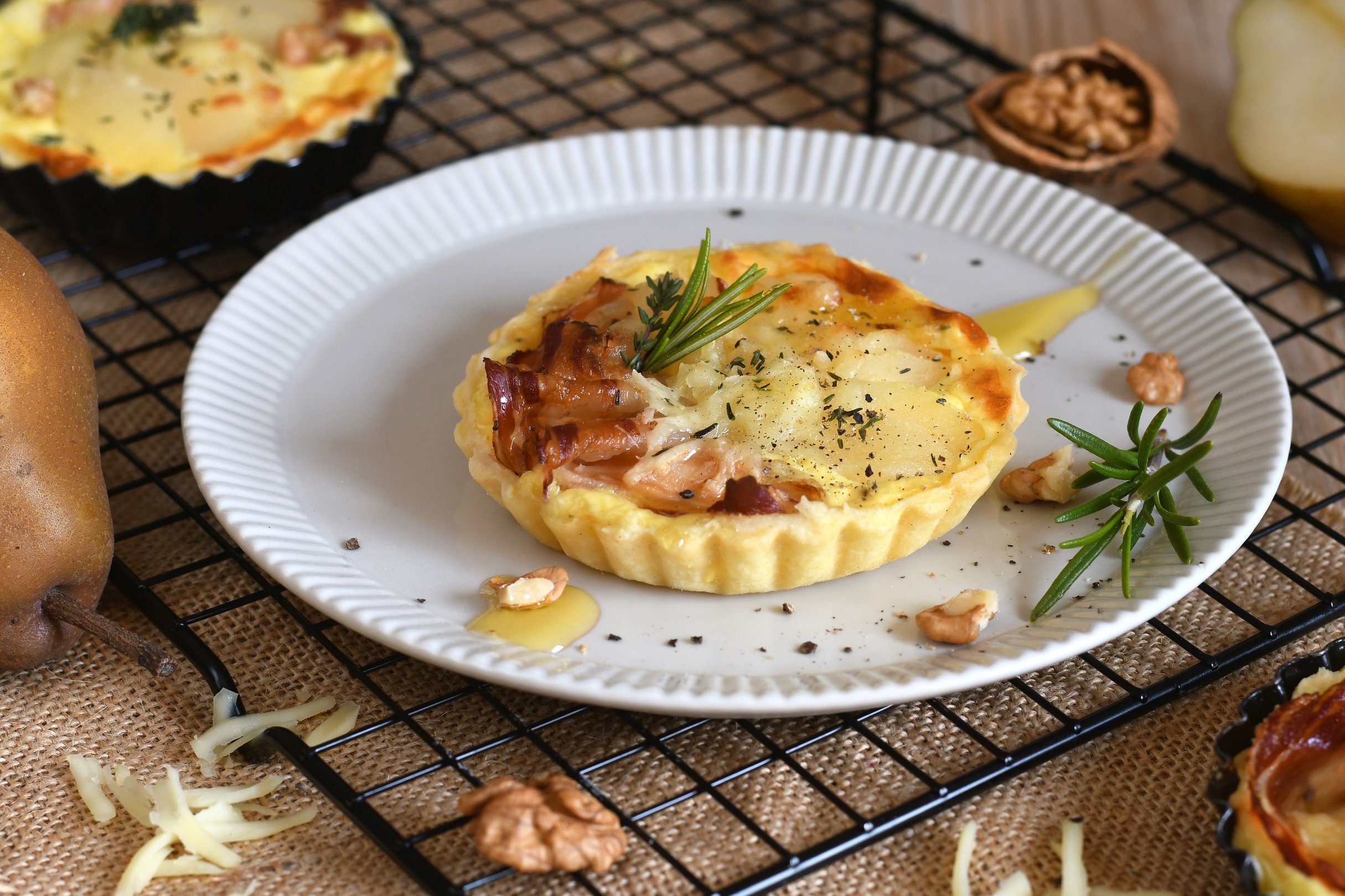 Premium Original Almkönig-Tartelettes mit Birnen und Speck