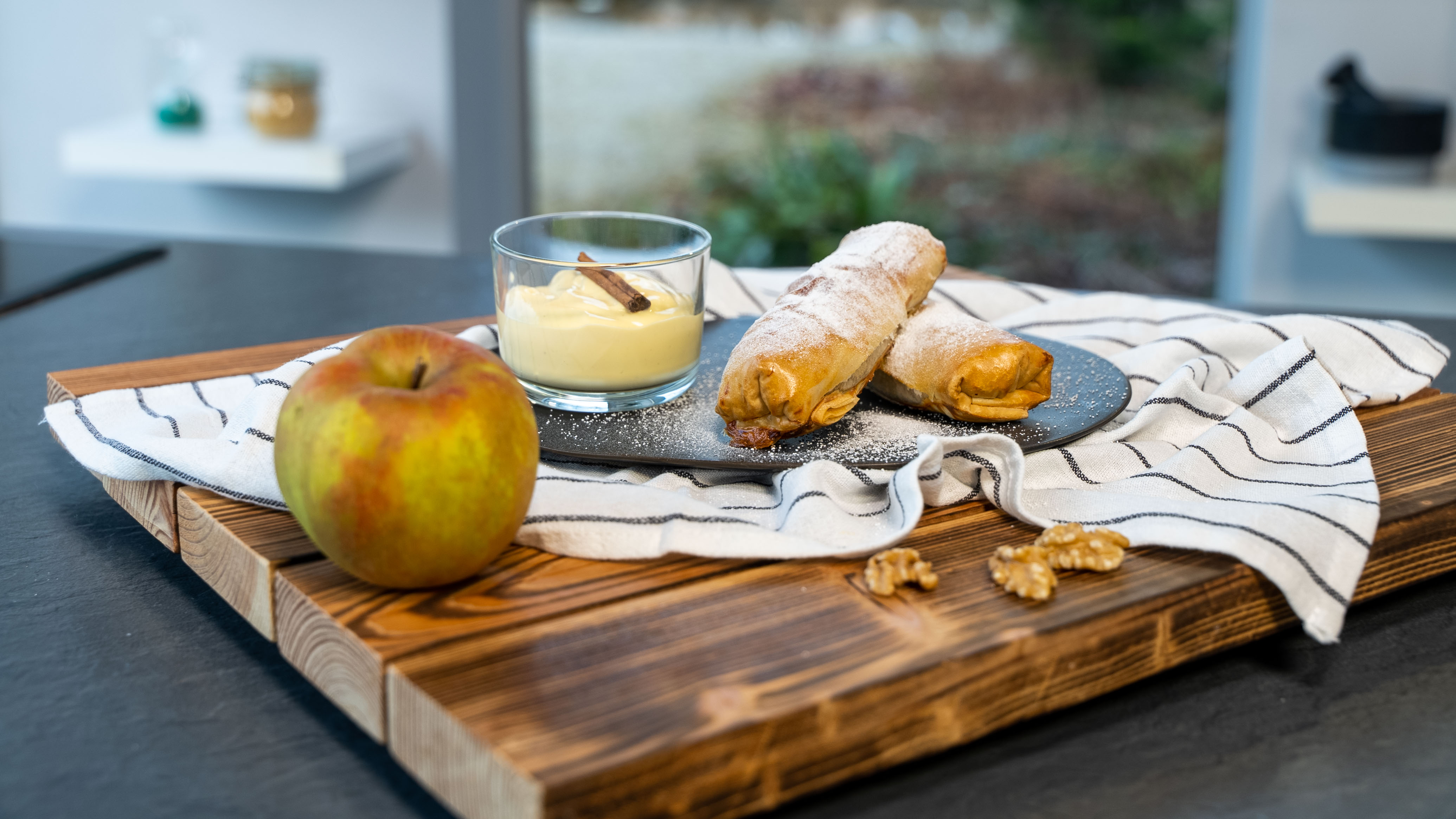 Mini-Apfelstrudel mit Vanillesauce