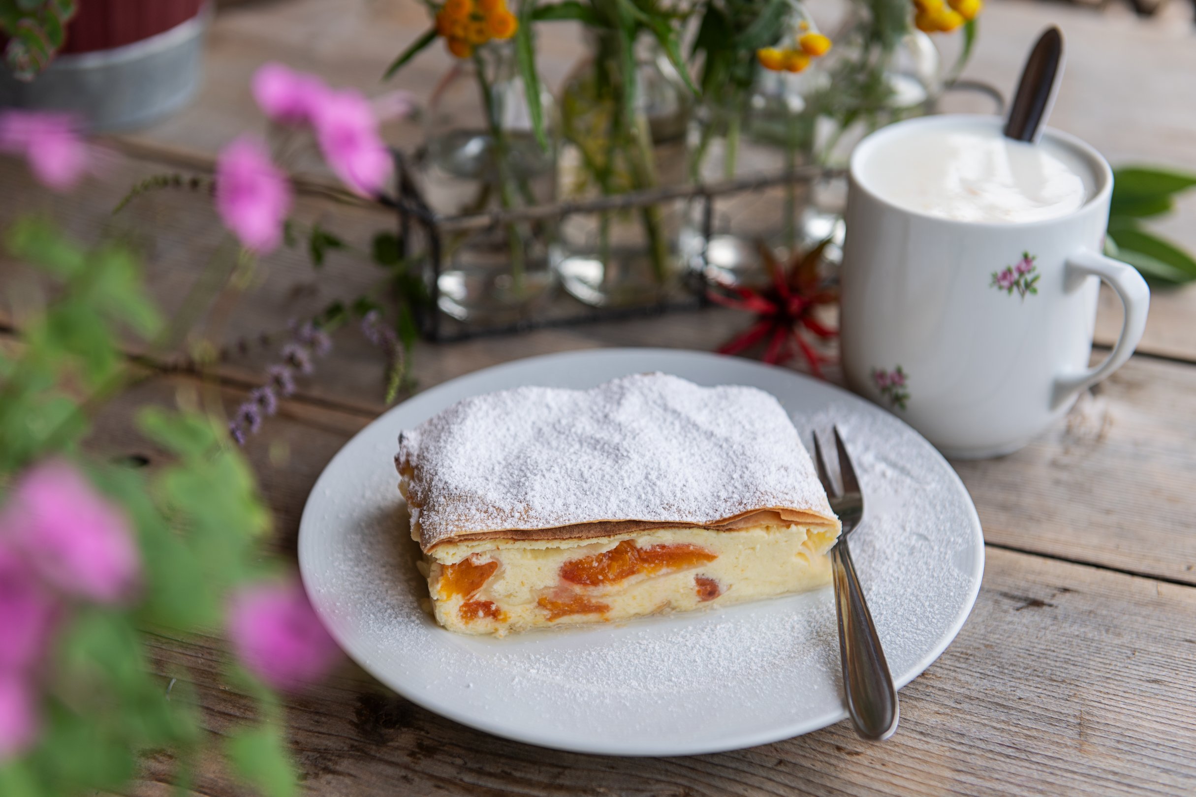 Topfen-Marillen-Strudel
