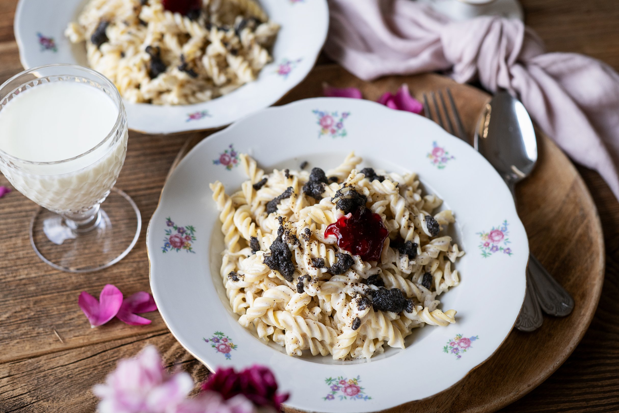 Topfen Vanille Nudel mit Mohnbutter