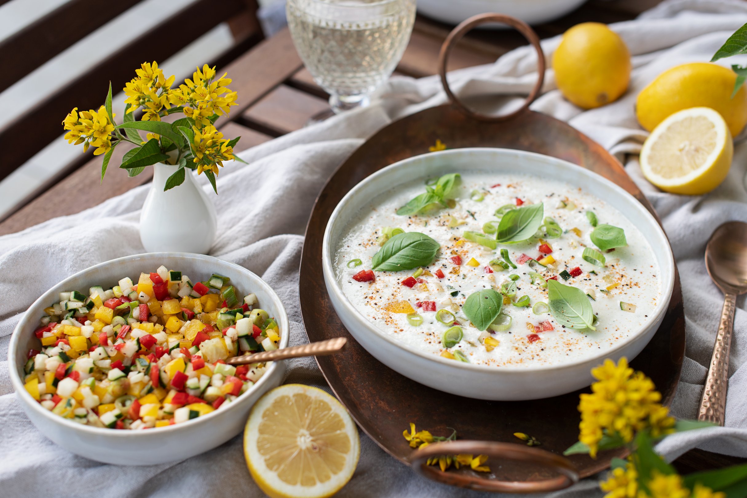 Kalte Sykr Suppe mit Sommersalsa