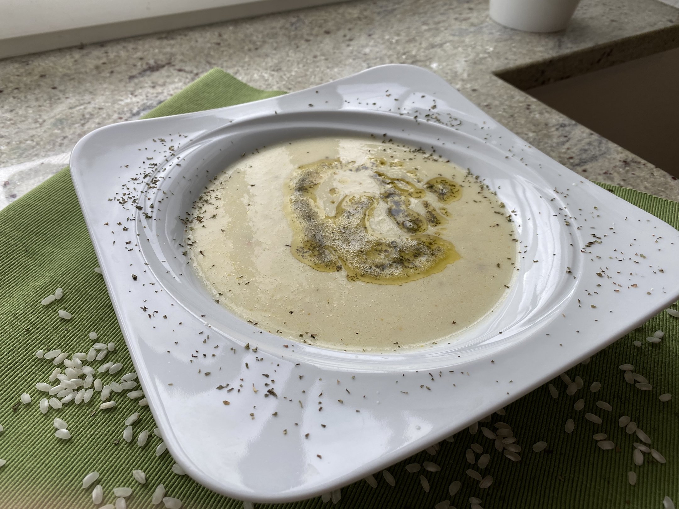 Mediterrane Jogurtsuppe