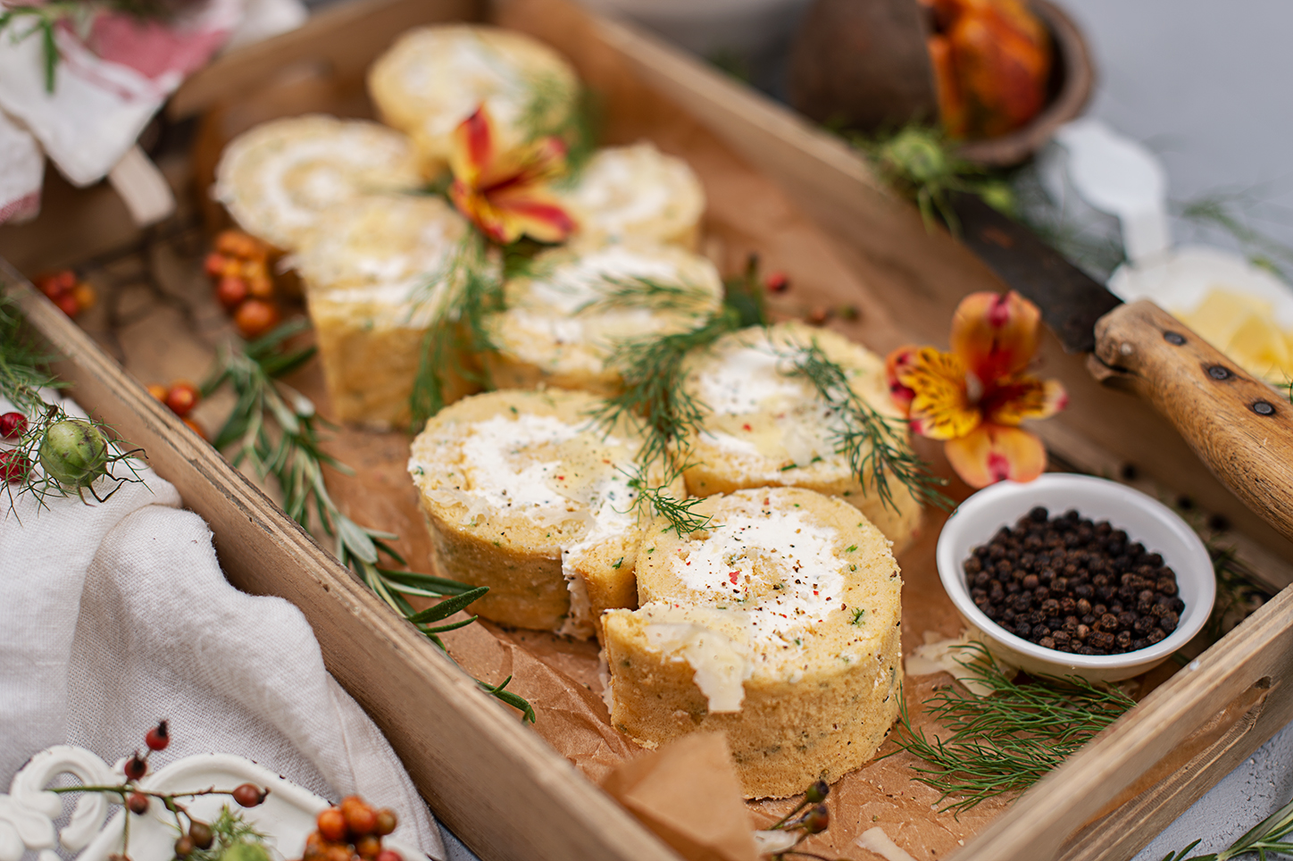 Käseroulade mit Frischkäse-Kräutercreme