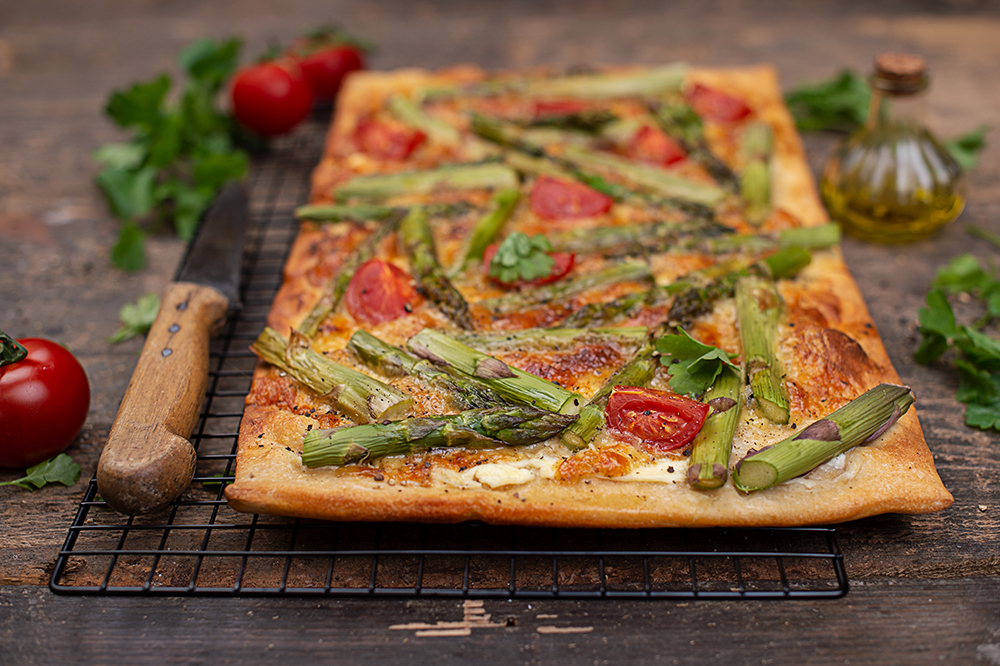 Schnelle Spargel-Pizza