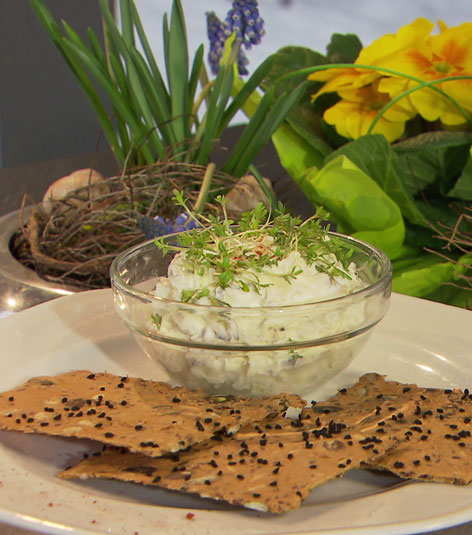 Heringkäs mit Knäckebrot