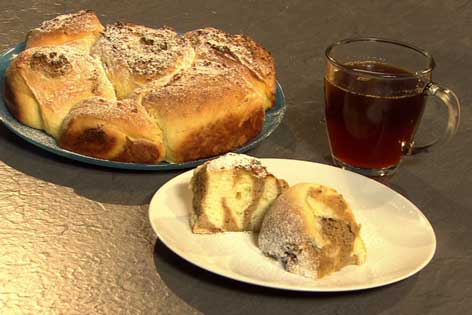 Hollerpunsch und Nussstrudel