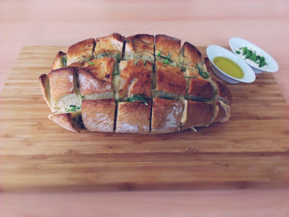 Toskanisches Knoblauch-Käsebrot