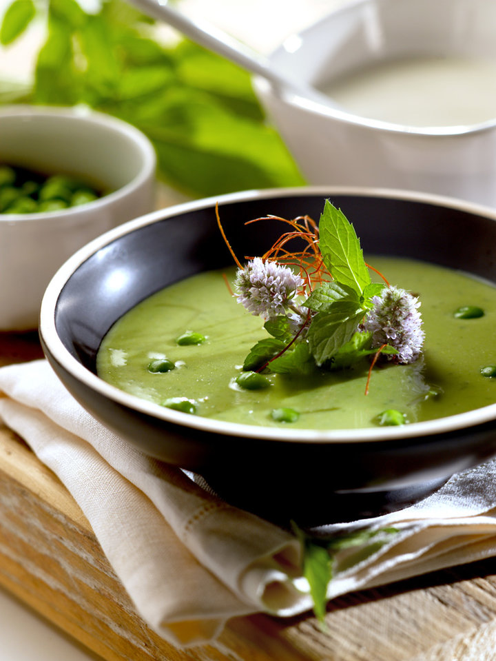 Kalte Erbsen-Minz-Joghurt-Suppe - SalzburgMilch