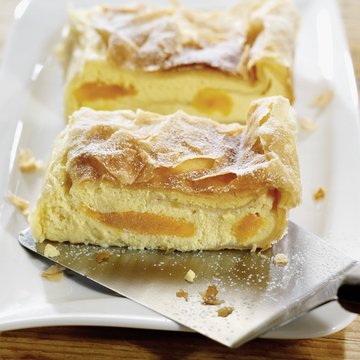 Wachauer Topfenstrudel serviert auf einem Teller